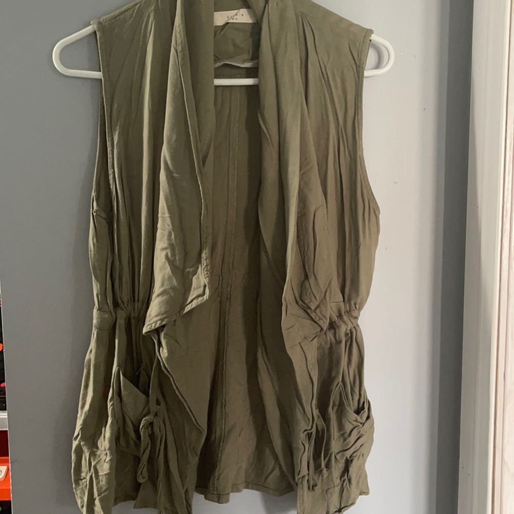 Green vest size extra large